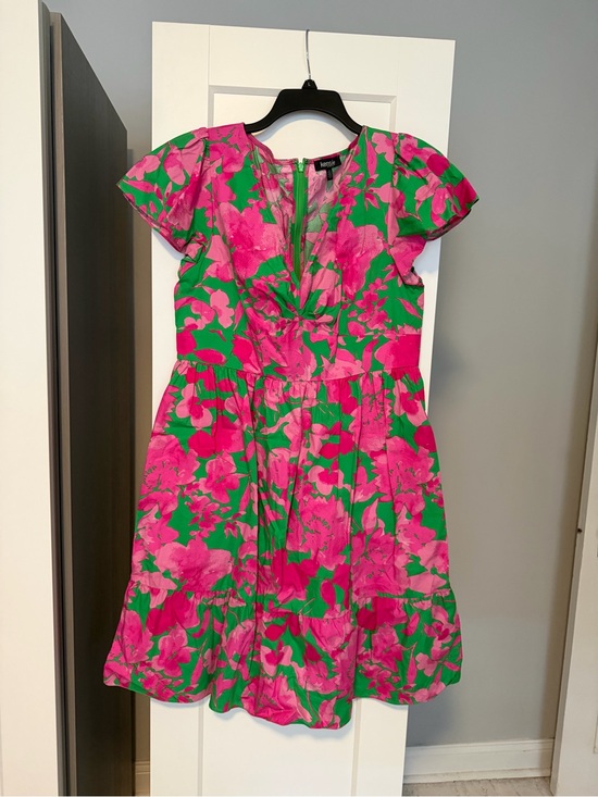 Kensie Dresses & Skirts - Kensie Bright Pink & Green Floral Dress